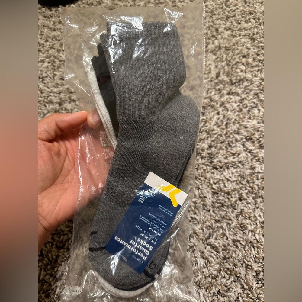 Performance quarter socks